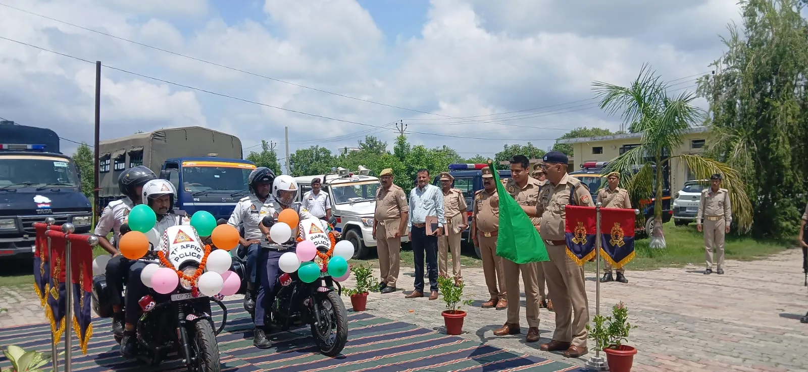 श्रावस्ती पुलिस को मिली 02 अत्याधुनिक इंटरसेप्टर मोटरसाइकिल