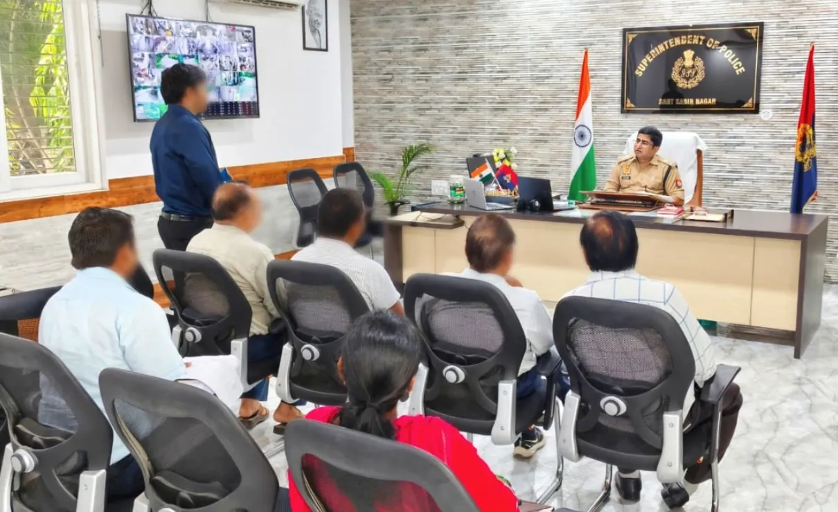 पुलिस अधीक्षक ने कार्यदायी संस्थाओं के साथ की समीक्षा बैठक
