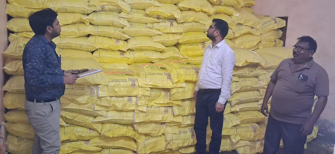 उर्वरक प्रतिष्ठानों का किया गया आकस्मिक निरीक्षण