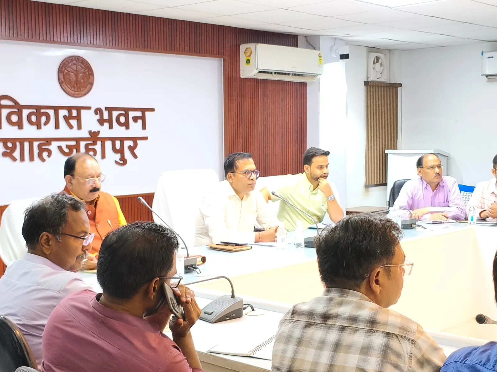 डीएम की अध्यक्षता में जिला पेयजल एवं स्वच्छता मिशन की बैठक संपन्न, निर्देश दिए 