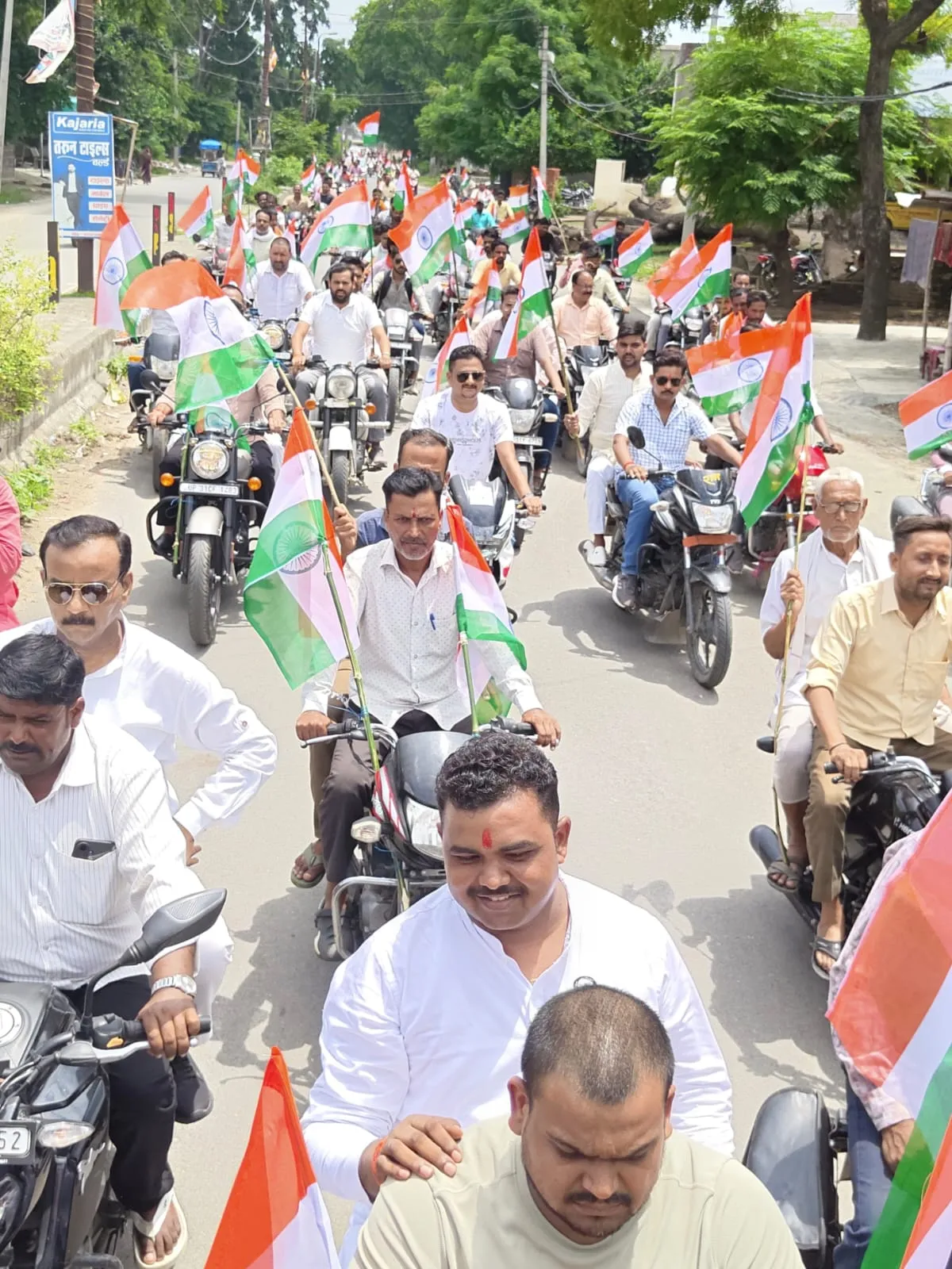 तिरंगा यात्रा में गूंजे देशभक्ति के जयघोष,राष्ट्रप्रेम से सराबोर हुआ मैगलगंज