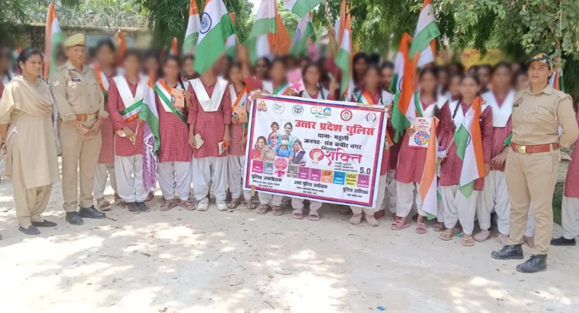 ग्राम चौपाल लगाकर ग्रामीणों से संवाद कर किया गया जागरूक  