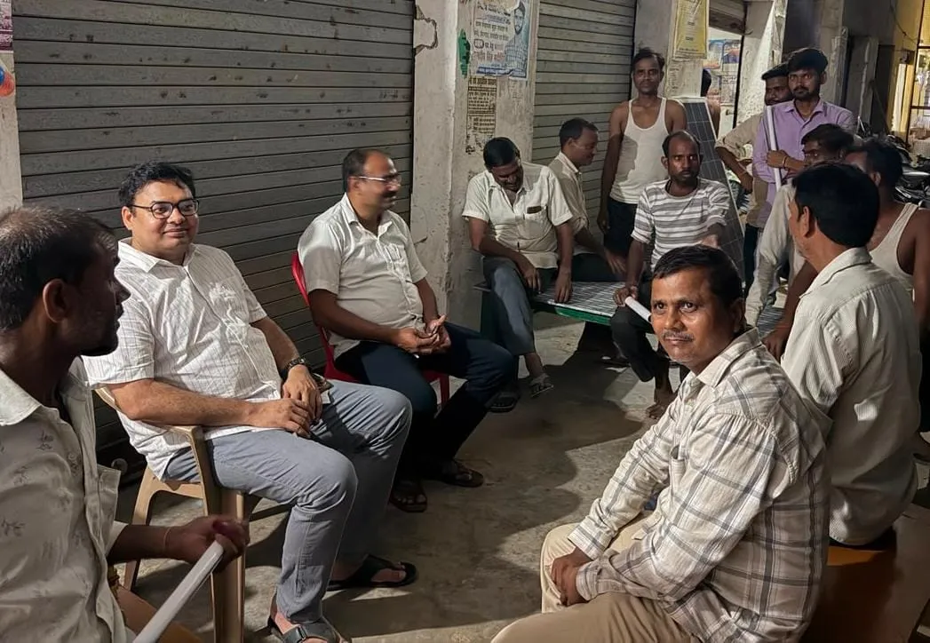 हॉस्पिटल के संचालक ने ग्रामीणों इलाकों में पहुंचकर किया जनसम्पर्क