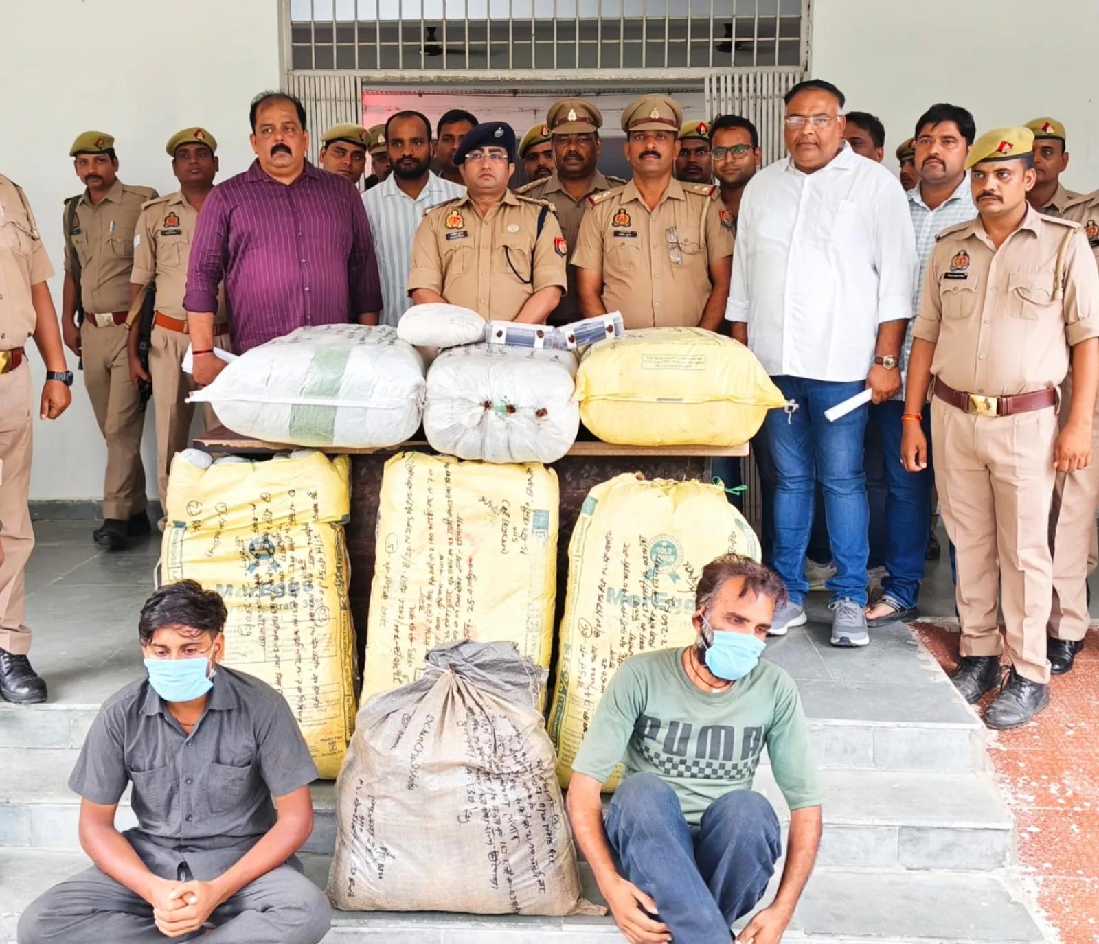 02 अंतरराज्यीय अवैध गांजा तस्कर गिरफ्तार, अनुमानित कीमत करीब 50 लाख