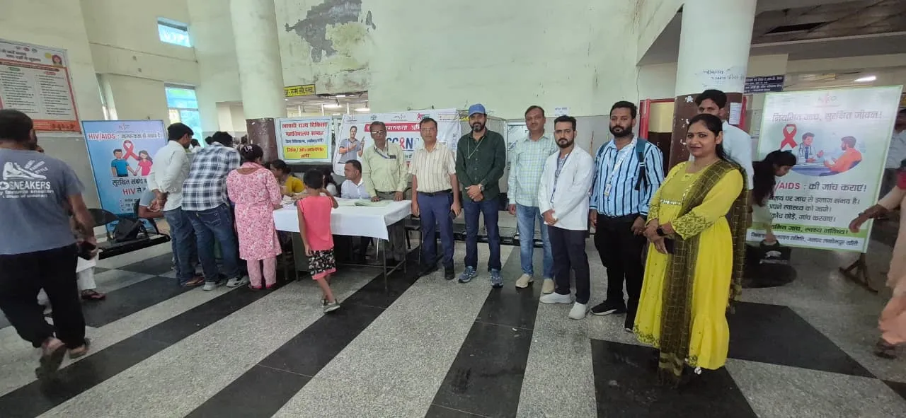 जादू के खेल से युवाओं को बताया एड्स से बचाव का तरीका,दो माह का जागरूकता अभियान शुरू