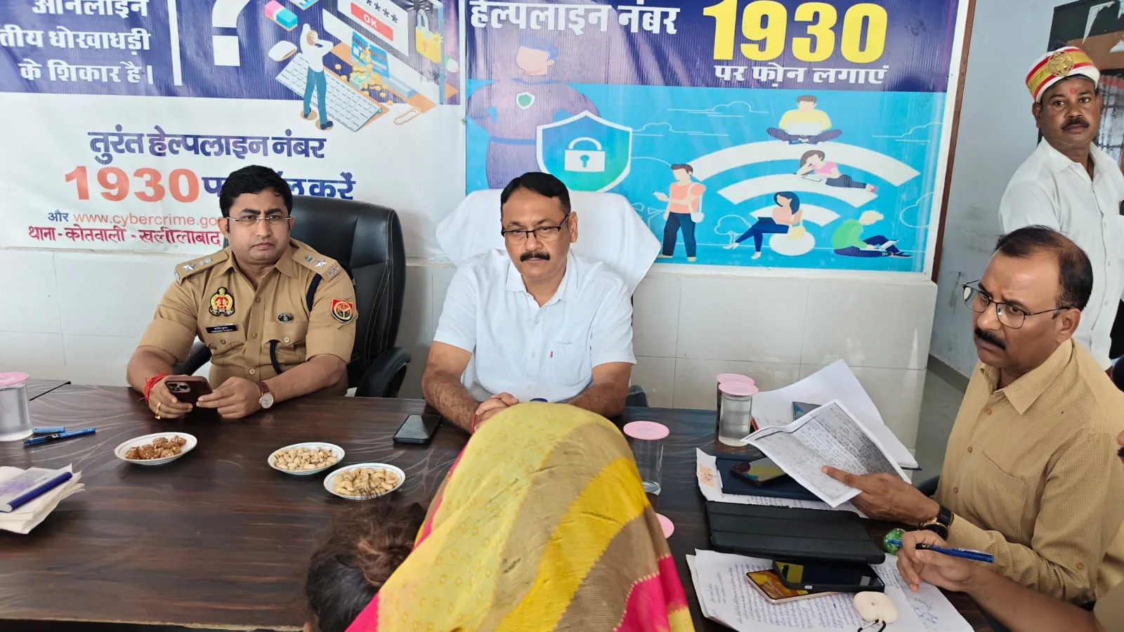 डीएम एसपी द्वारा थाना समाधान दिवस पर सुनी गयी फरियादियों की समस्याएं