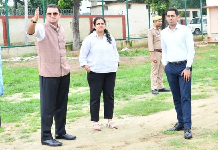 डीएम व एसएसपी ने बहेड़ी स्थित स्पोर्ट्स स्टेडियम का किया निरीक्षण