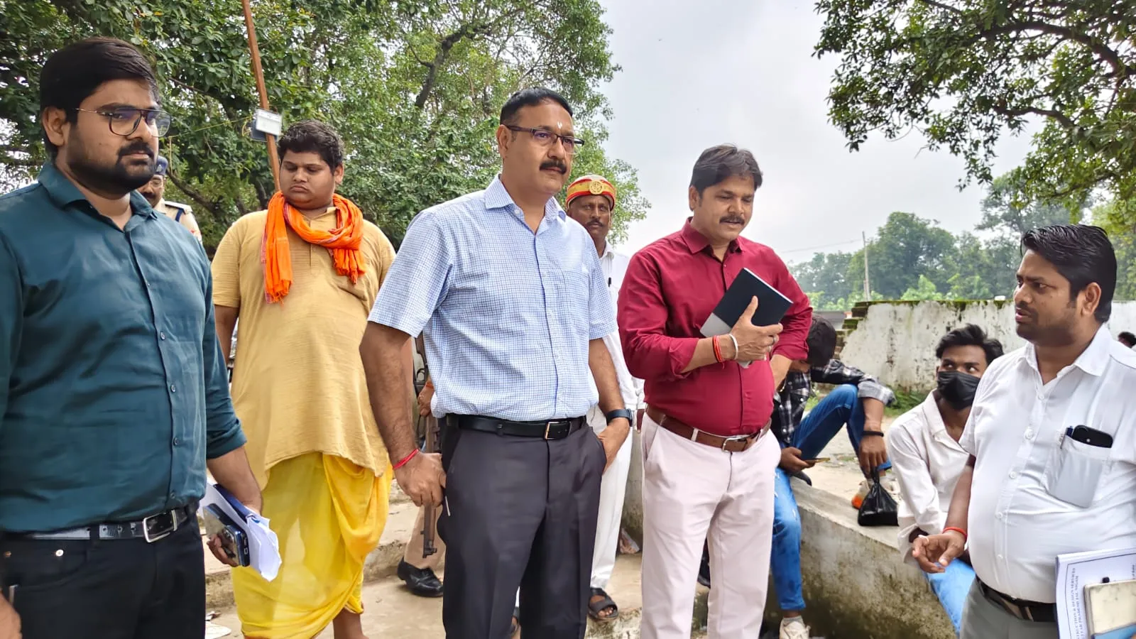 डीएम एसपी ने बैजूधाम मन्दिर पहुँचकर सुरक्षा एवं कानून व्यवस्था का लिया जायजा