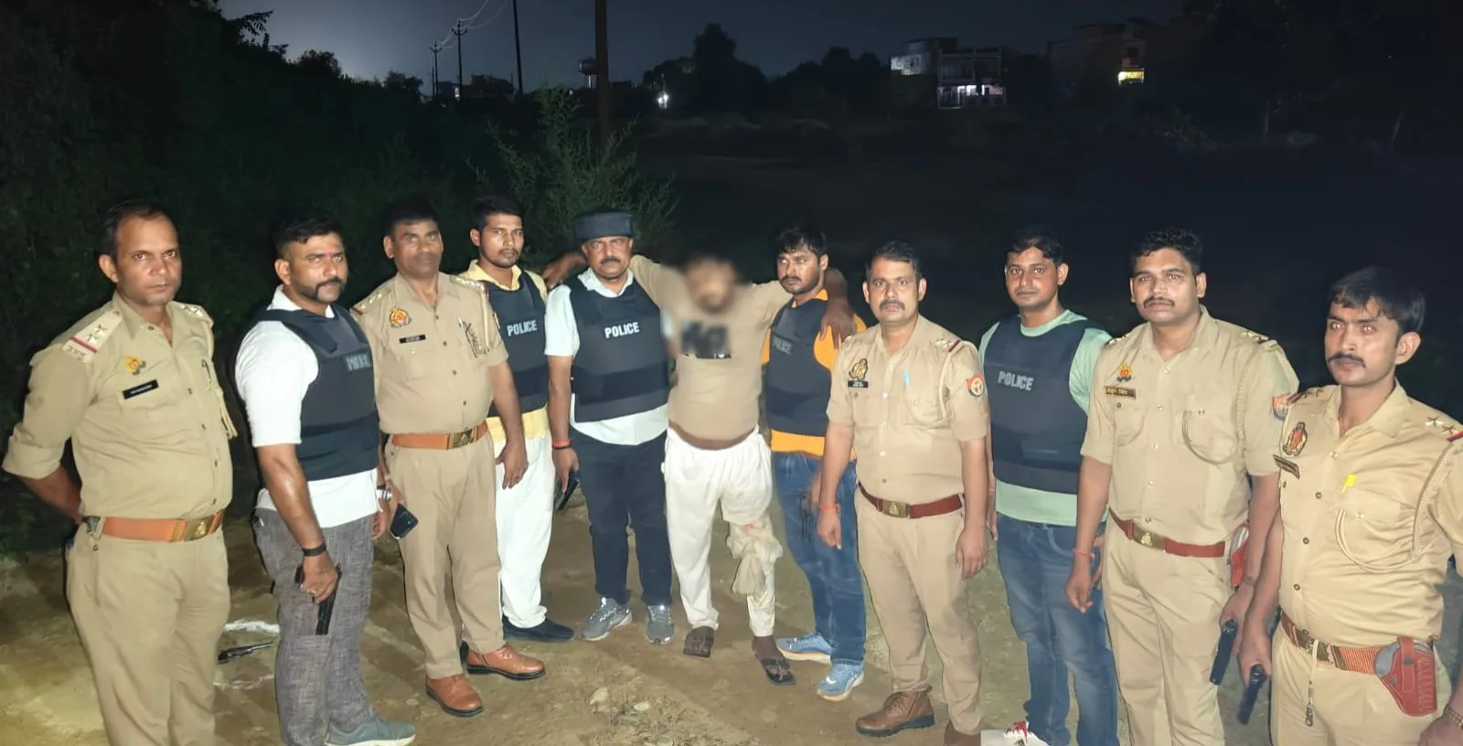 पुलिस मुठभेड़ में शातिर चोर गिरफ्तार