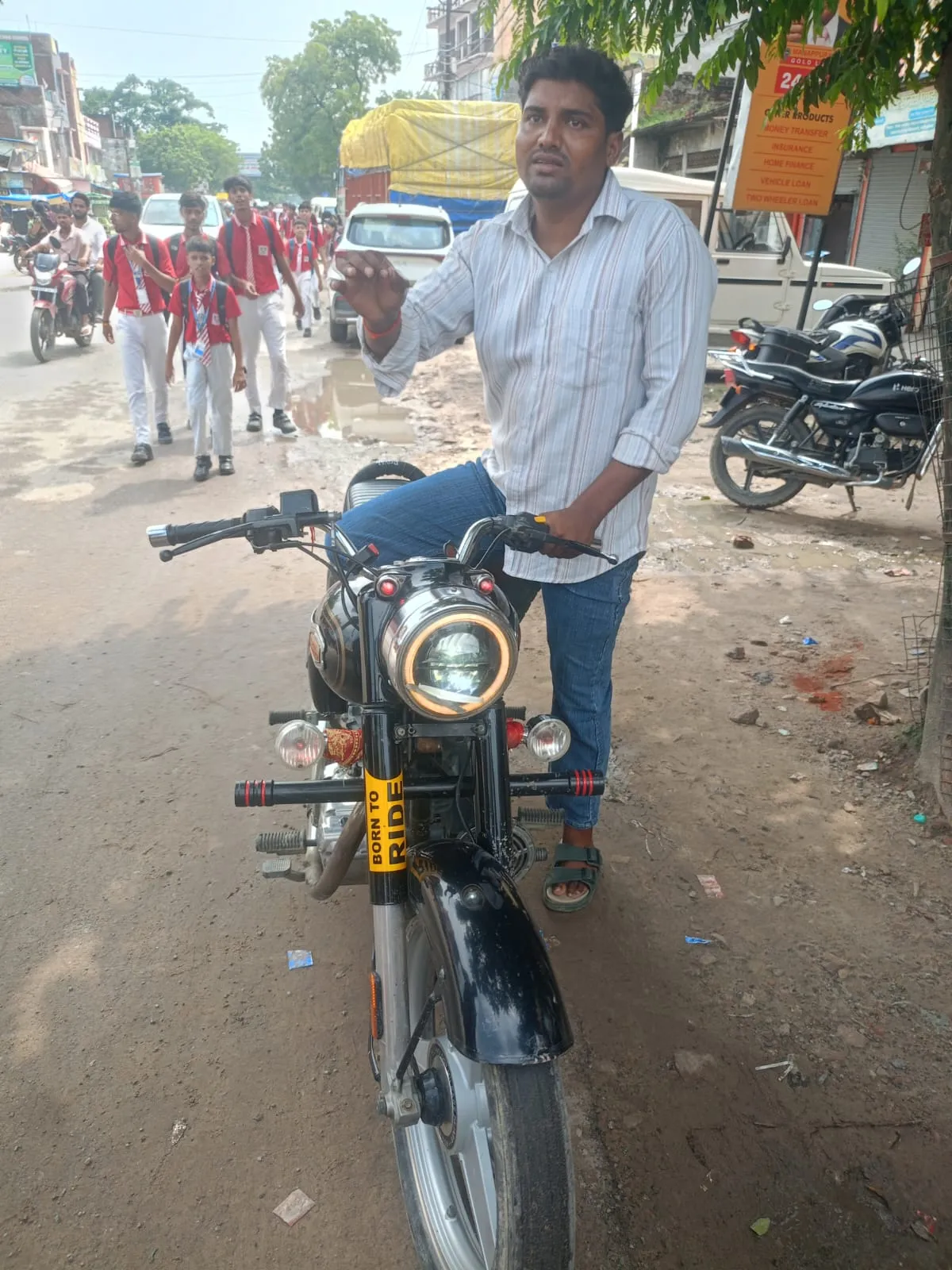 संतकबीरनगर पुलिस का मॉडिफाई साइलेंसर लगे बुलेट वाहनों के विरुद्ध अभियान