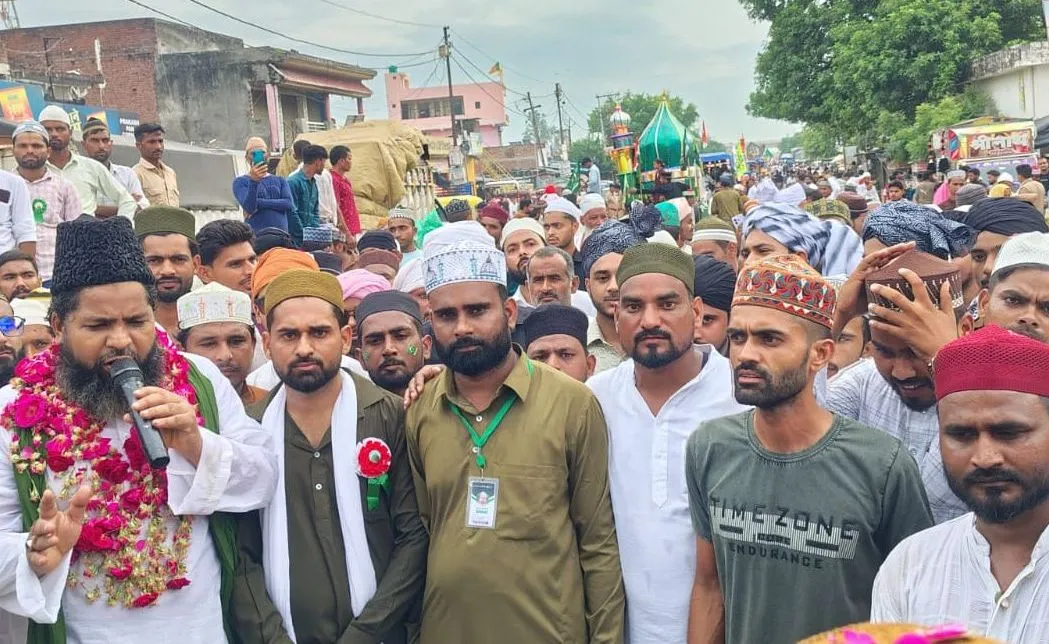 बिनावर: धूमधाम से निकला जुलूस ए मोहम्मदी