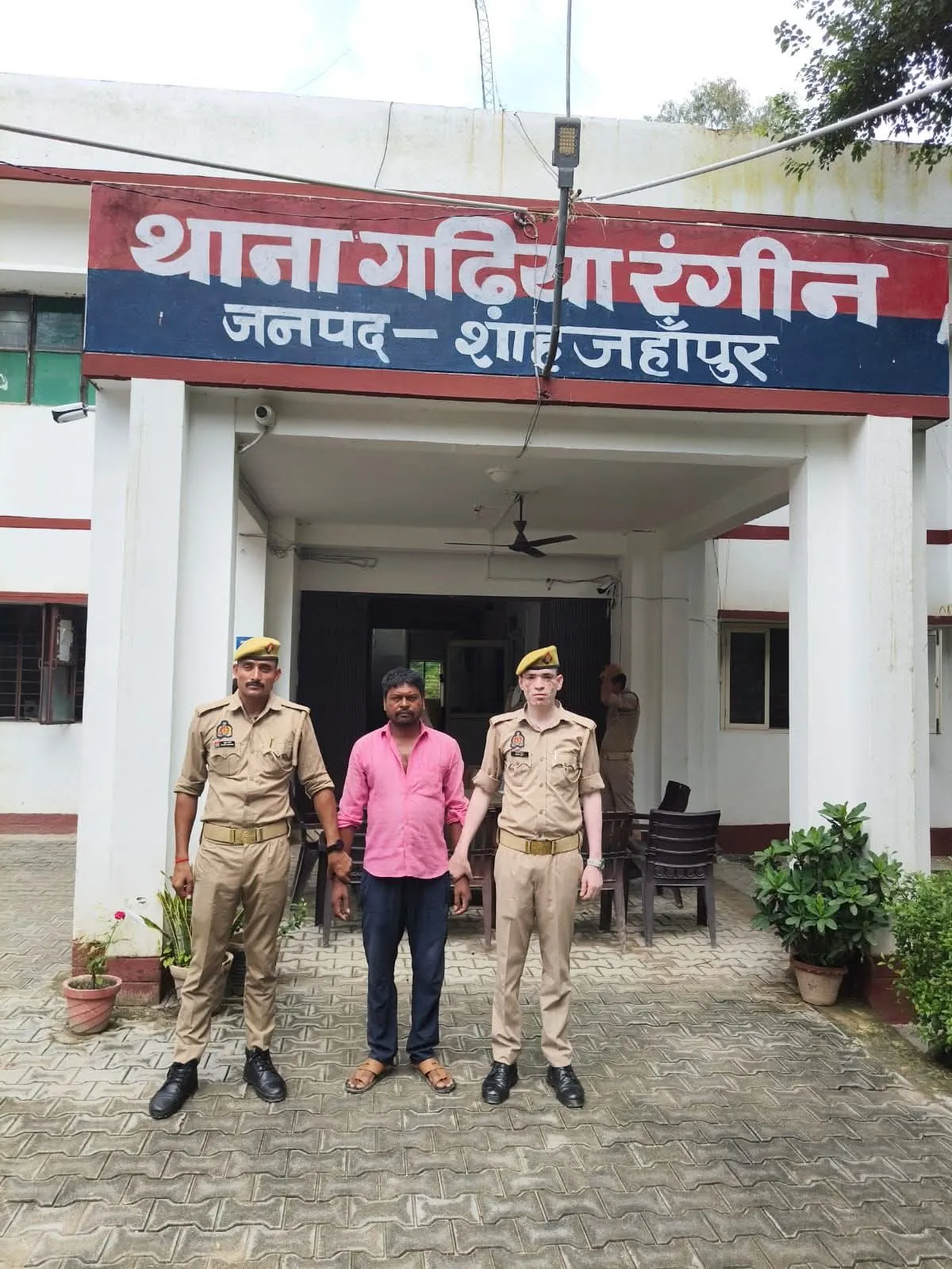 गढ़िया रंगीन में नकली दूध का कथित धंधा बेनकाब, एक गिरफ्तार