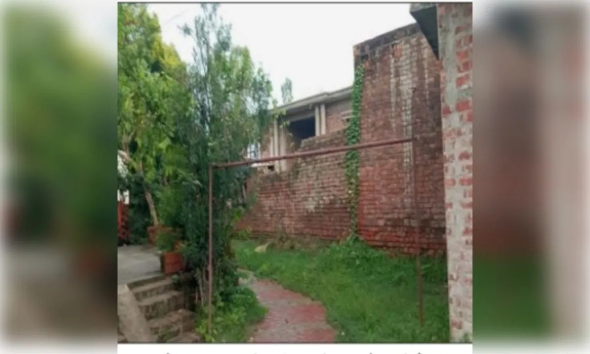 खरगापुर में सार्वजनिक रास्ते पर बैरियर से 14 परिवारों का रास्ता बंद