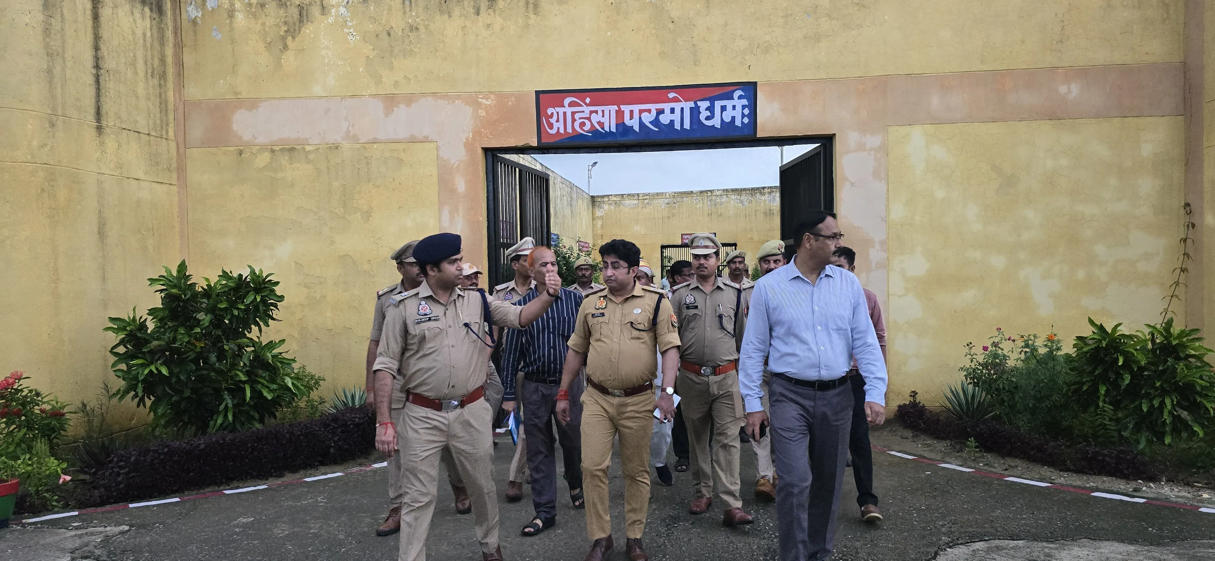 डीएम व एसपी द्वारा संयुक्त रूप से जिला कारागार का किया गया निरीक्षण