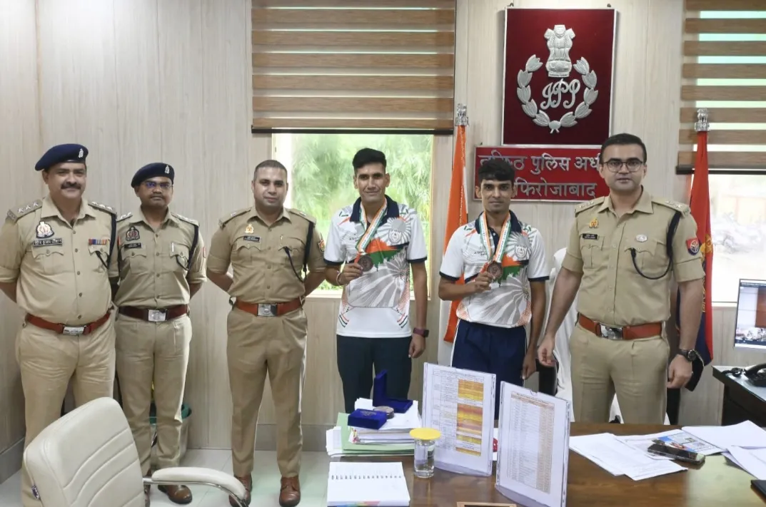 कांस्य पदक अर्जित करने वाले आरक्षियों को एसएसपी ने दी शुभकामनाएं