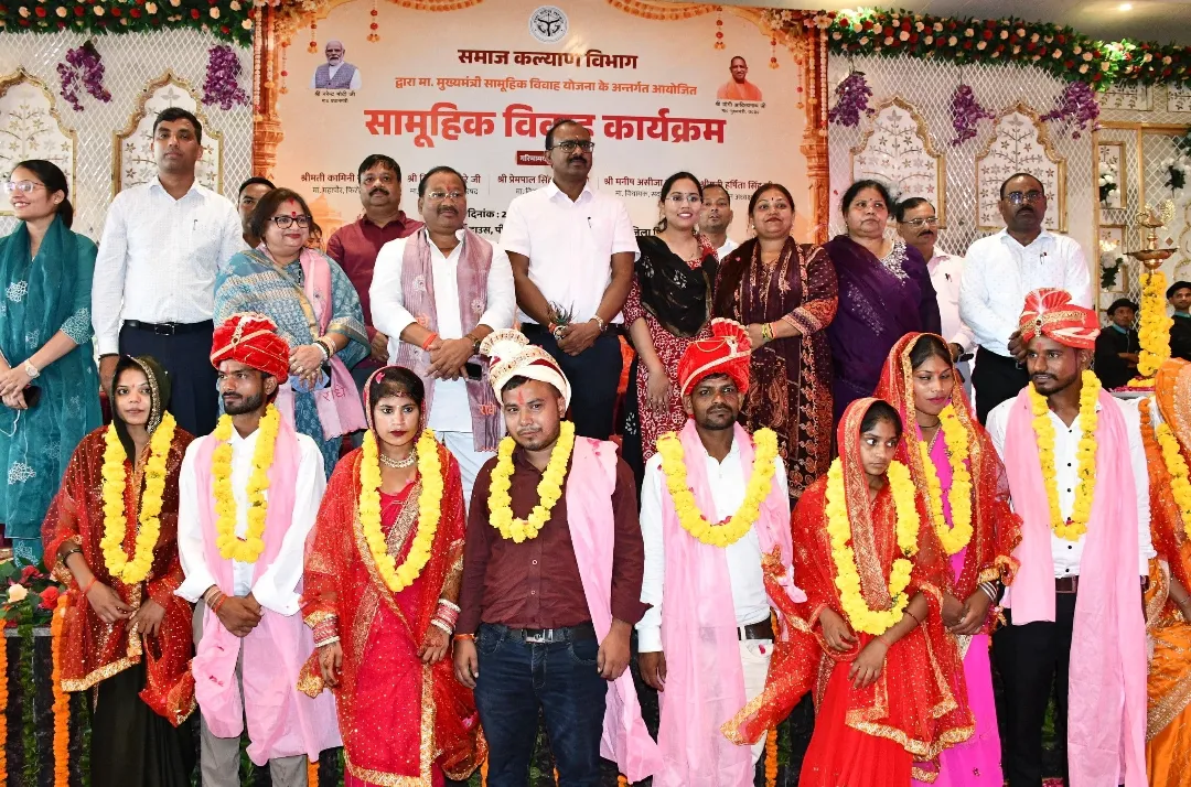 टूण्डला के लक्ष्मी फॉर्म हाउस में हुआ सामूहिक विवाह का भव्य आयोजन