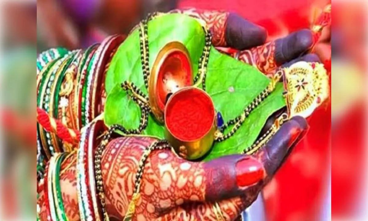 हरियाली तीज पर मायके से क्यों आता है 'सिंधारा'? 