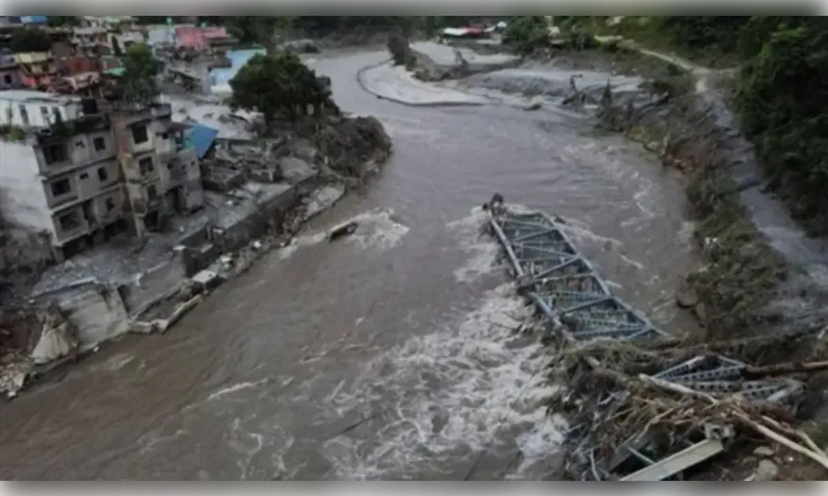 चीन ने नेपाल को फिर किया अलर्ट, झील टूटने का जताया अंदेशा