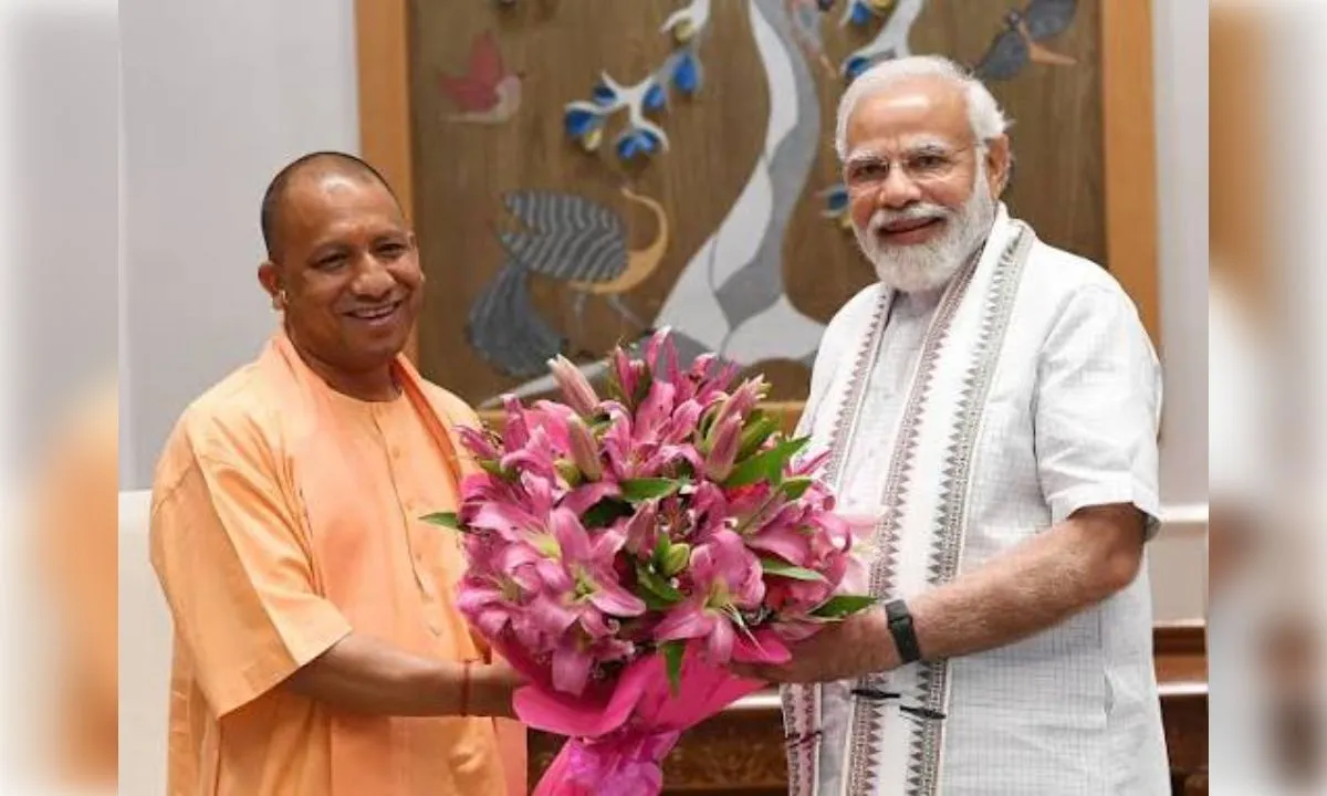 पीएम आवास पर प्रधानमंत्री मोदी और सीएम योगी की मुलाकात हुई