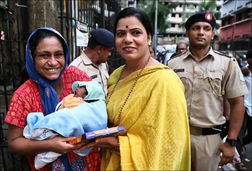 Mumbai: मानवता की मिसाल बनीं महापौर रितु तावड़े