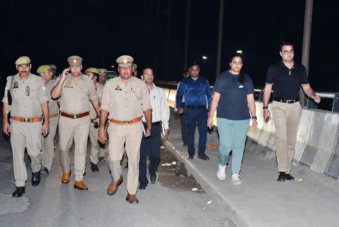 डीएम-एसएसपी ने कछला घाट एवं गंगा एक्सप्रेस-वे का निरीक्षण कर कांवड़ यात्रा व्यवस्थाओं का लिया जायजा 