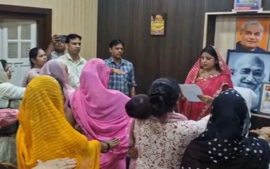 दातागंज में नशे के खिलाफ दिलाई शपथ, बालिका सुरक्षा पर हुई गोष्ठी 