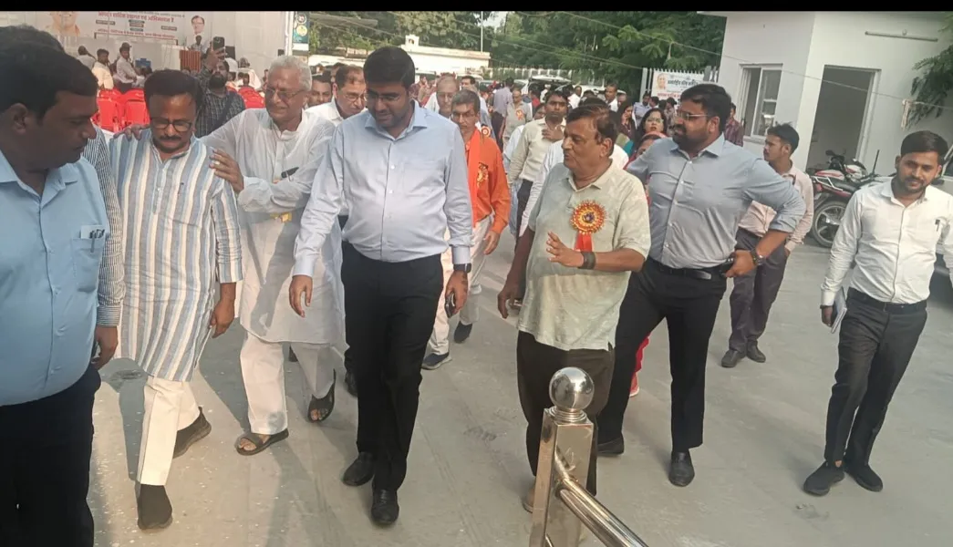 अंतरराष्ट्रीय वरिष्ठ नागरिक दिवस पर बुजुर्गों का सम्मान