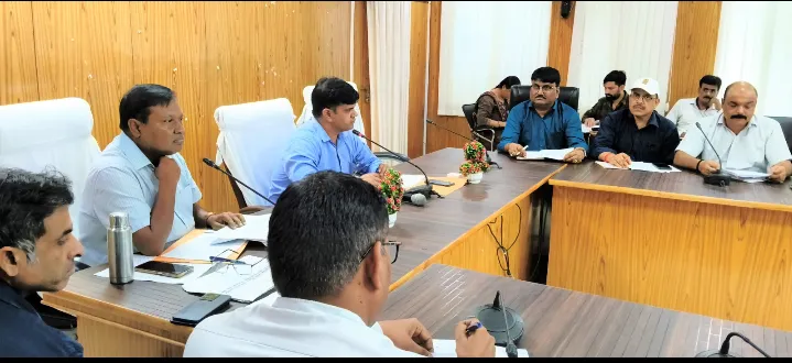 सीडीओ की अध्यक्षता में जिला स्वच्छता समिति एवं गोबरधन समिति की बैठक सम्पन्न