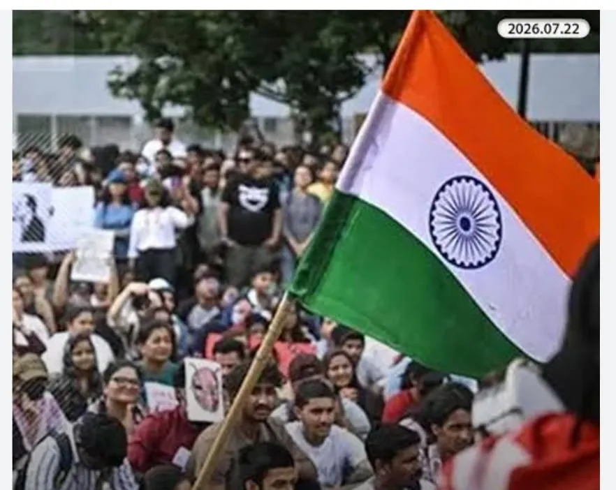 तिरंगा अभियान एक समय अलग- अलग 