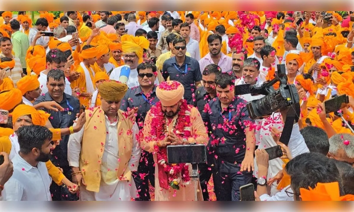 अदालत से बरी होने के बाद गृह जनपद पहुंचे बृजभूषण शरण सिंह