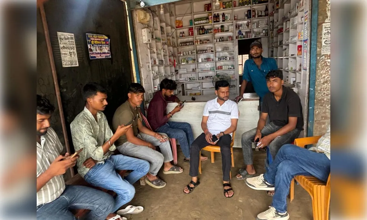 उतरौला के बाक़ भवानी मण्डल में चला डिजिटल लर्निंग प्रोग्राम अभियान