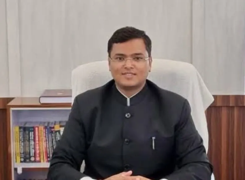 आजादी के रंग से संवर रही 30 हजार महिलाएं 