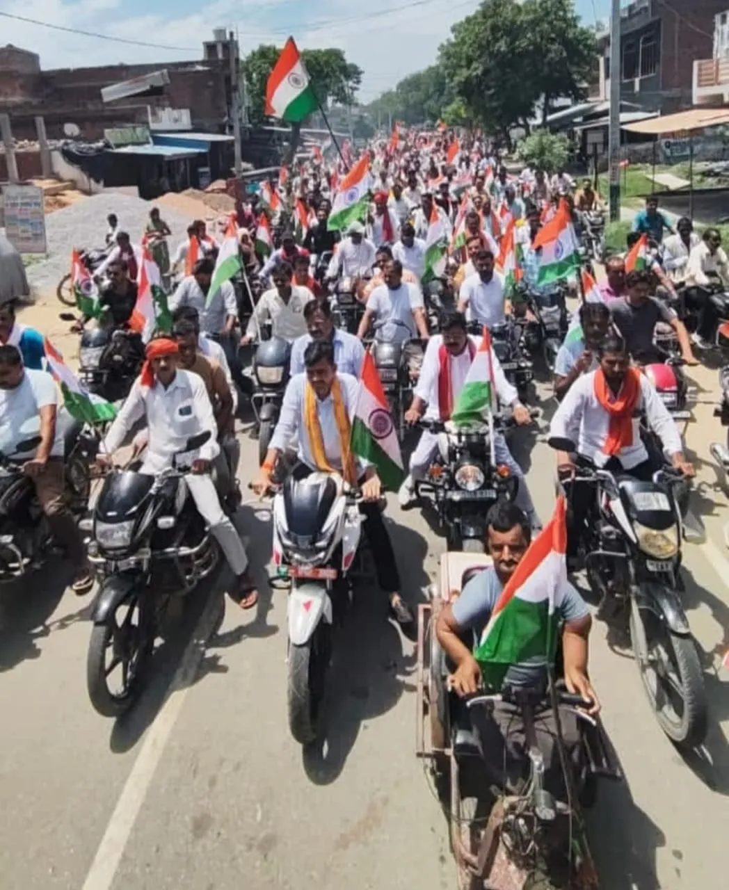 बेहजम में मंडल अध्यक्ष छोटू शुक्ला ने निकली भव्य तिरंगा यात्रा