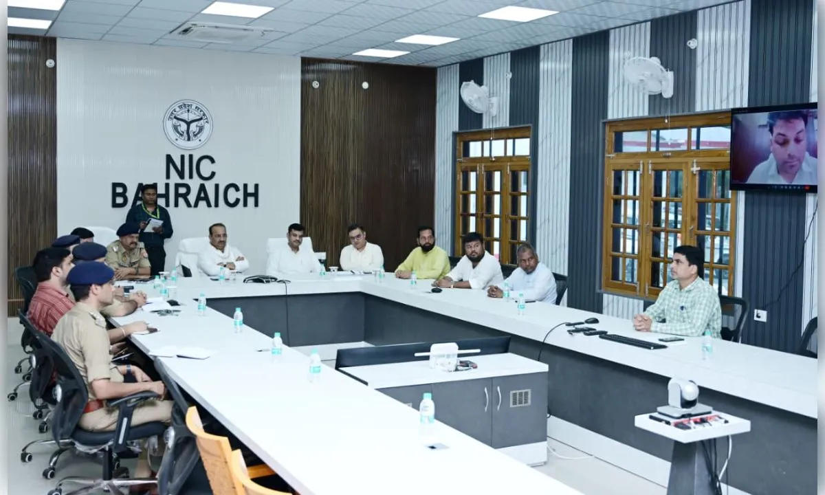 संभावित बाढ़ के दृष्टिगत सभी तैयारियां समय से पूर्ण करें: प्रभारी मंत्री