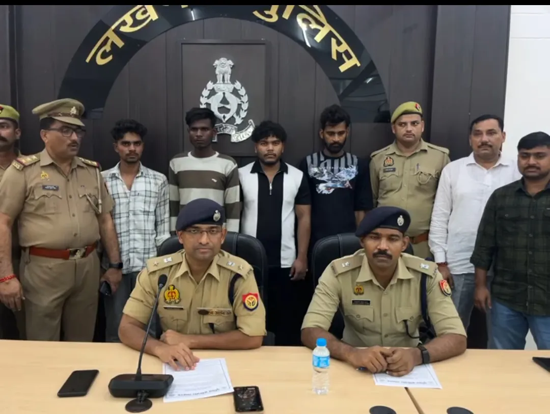 पुलिस ने किया लूट की घटना का खुलासा, 4 अभियुक्त गिरफ्तार