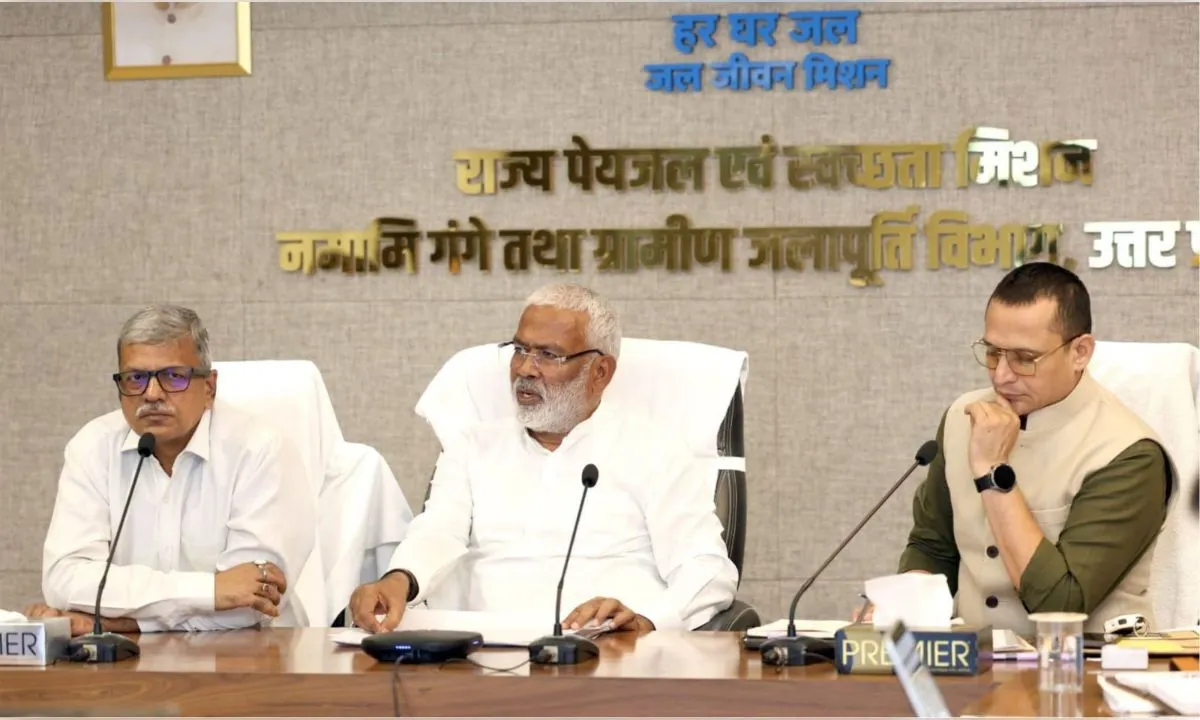 जलापूर्ति योजनाओं की धीमी रफ्तार पर भड़के जलशक्ति मंत्री