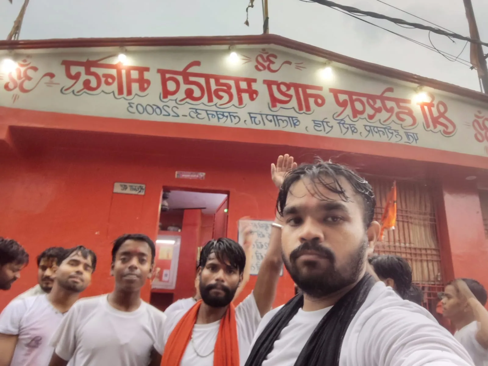श्रीहरेश्वरनाथ महादेव मंदिर पर लगा डाक कांवड़ियों का तांता 