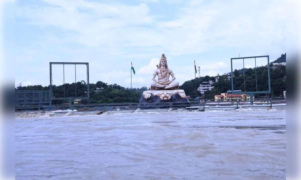 परमार्थ गंगा तट पर मानसून के आगमन की दिखी दिव्य धारा