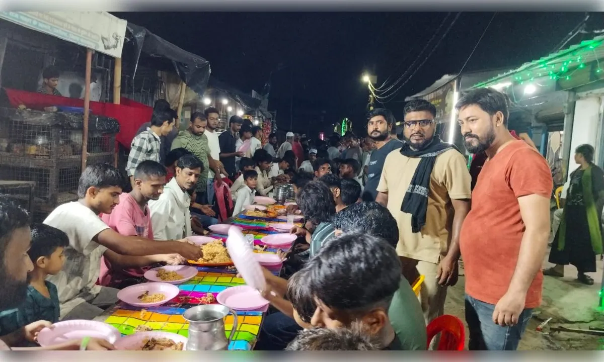 उतरौला में जश्ने ईद मिलादुन्नबी की रौनक, जगह-जगह हुआ लंगरे आम