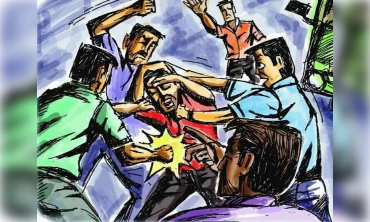 शराब के पैसे ना देने पर, पिता पुत्रों ने मिलकर पीटा मुकदमा दर्ज