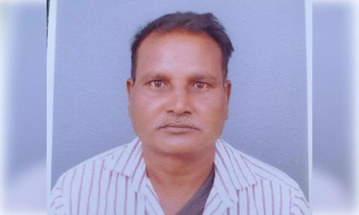 पंखे का तार जोड़ते समय करंट लगने से चूल्हे पर गिरा मजदूर