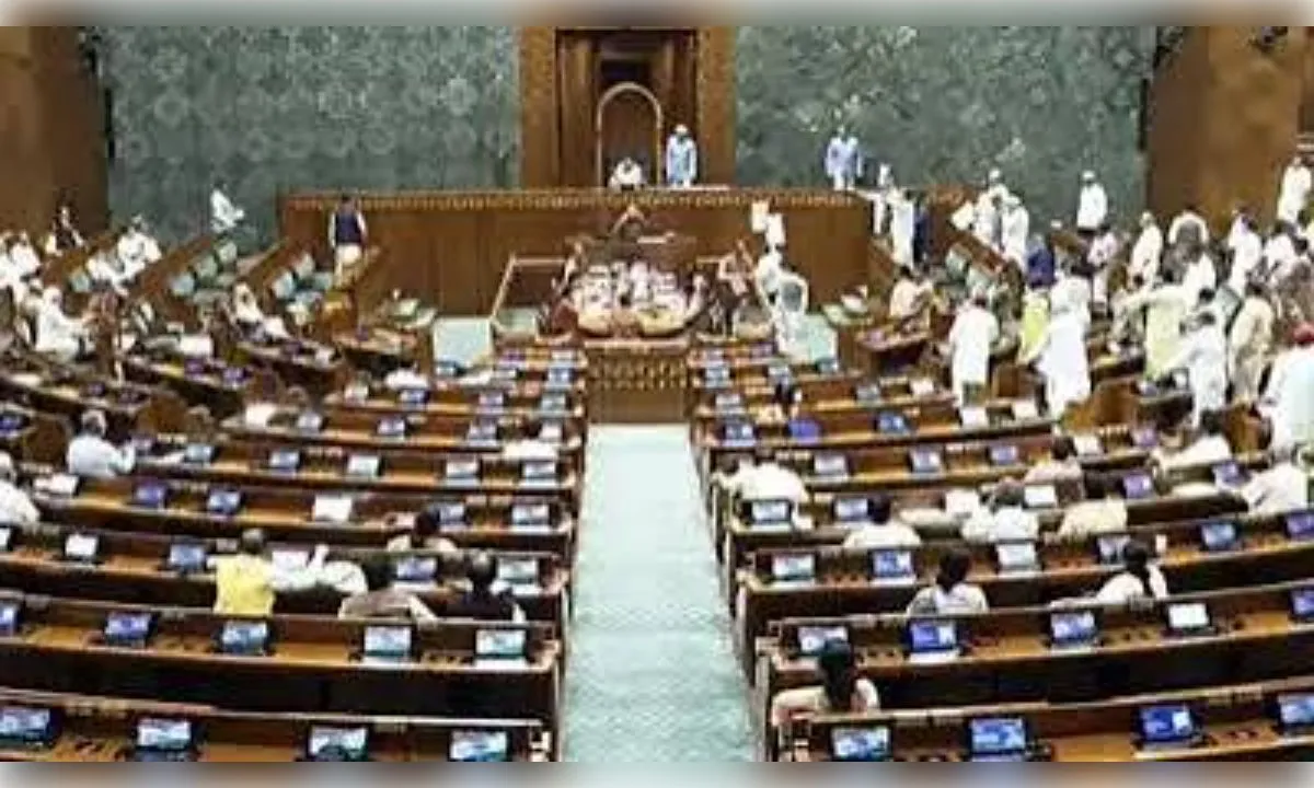 विपक्ष के हंगामा के बीच दोनों सदनों की कार्यवाही 2 बजे तक टली