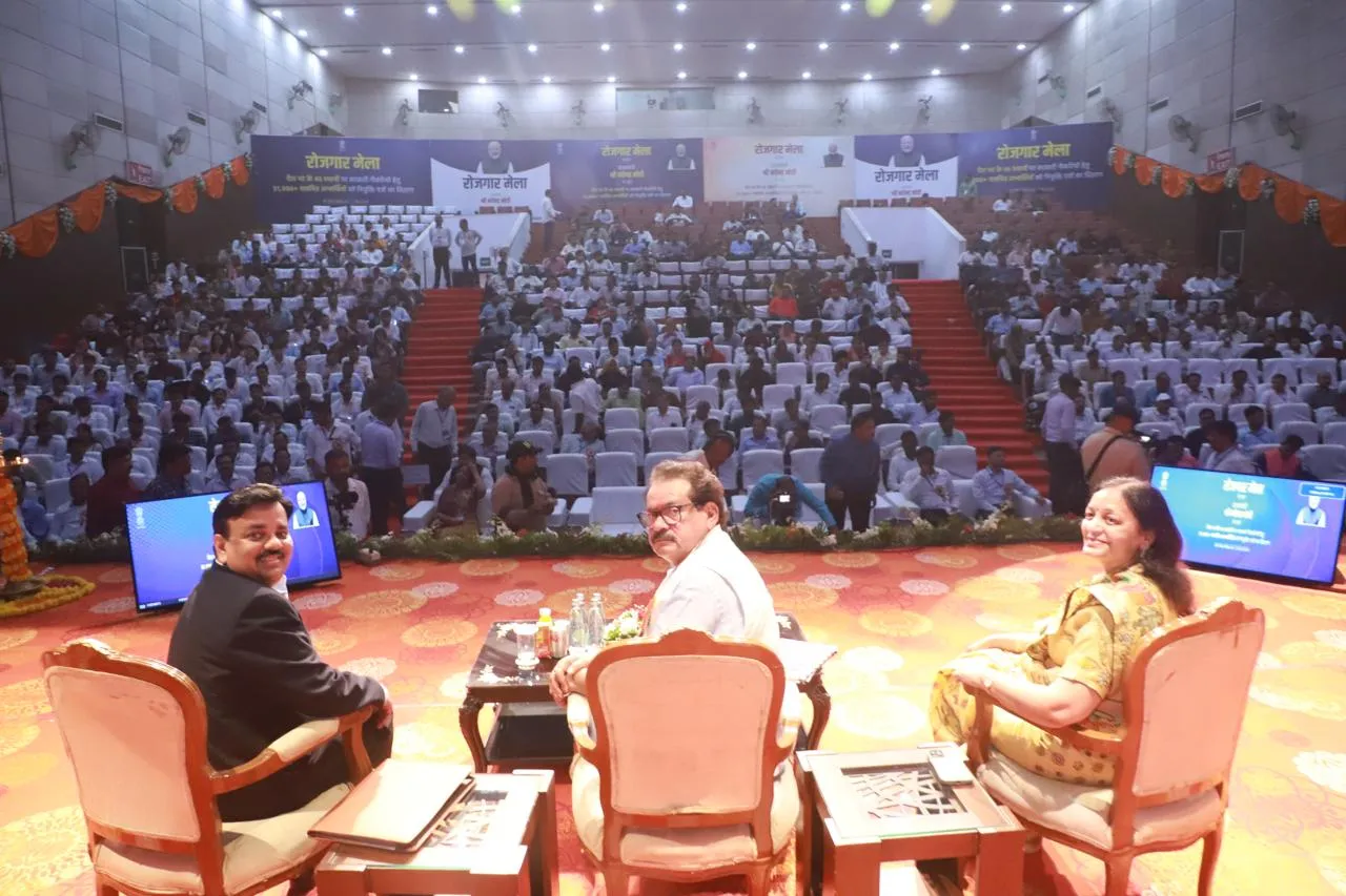 आगरा: राष्ट्रीय रोजगार मेले में 164 अभ्यर्थियों को मिले नियुक्ति-पत्र