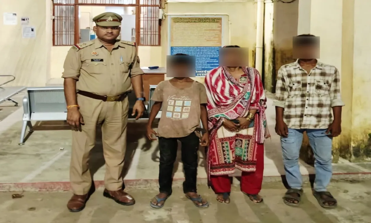 गोसाईगंज पुलिस ने भटके बालक को परिजनों से मिलाया