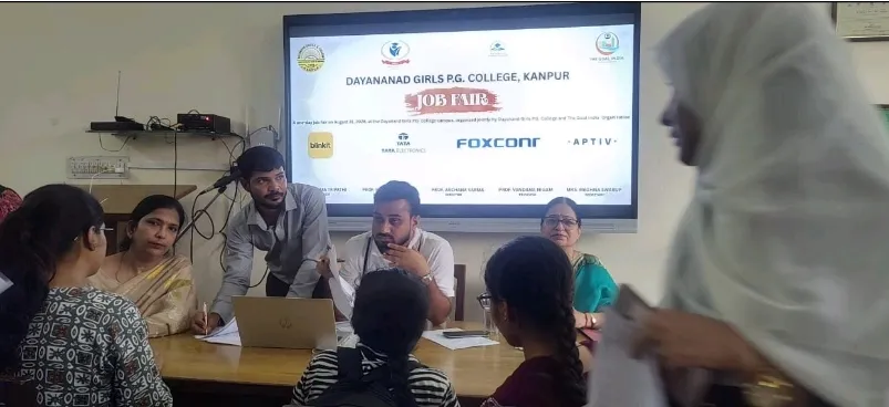 कानपुर में रोजगार मेला, छात्राओं को प्रतिष्ठित कंपनियों में नौकरी के अवसर उपलब्ध कराने पर जोर