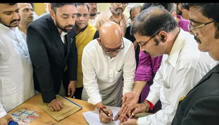 अयोध्या में ‘मछली खाने’ के आरोप पर अजय राय ने योगी के खिलाफ दाखिल किया मानहानि परिवाद