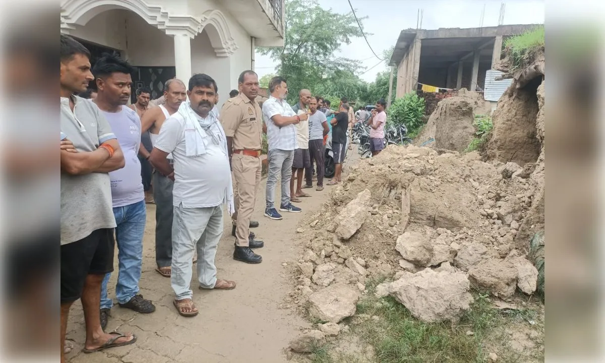 यूपी के प्रतापगढ़ में तेज बारिश से कच्चा मकान ढहा, डेढ़ वर्ष मासूम की मौत