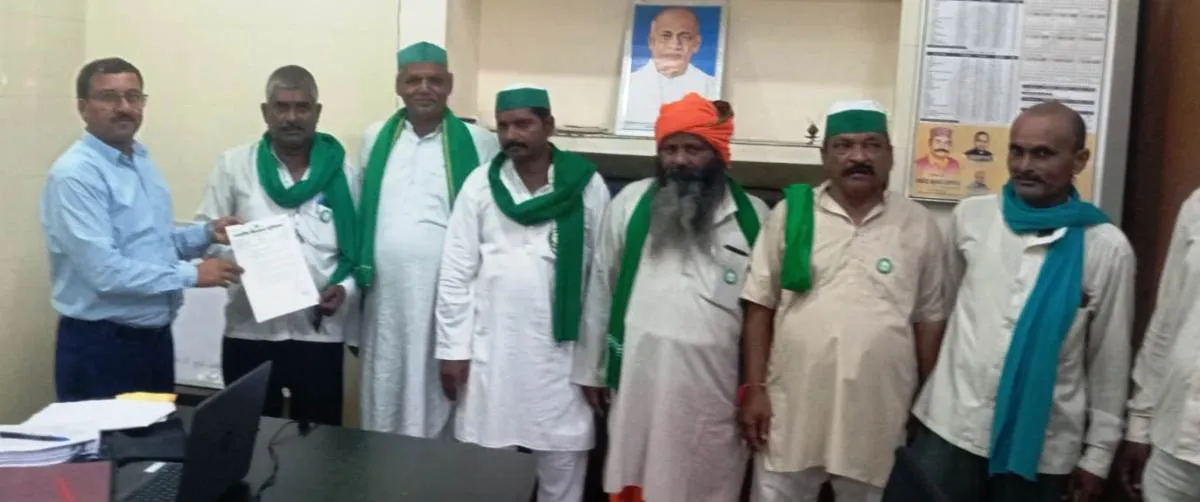  बिलम्ब से गन्ना मूल्य भुगतान का व्याज दें चीनी मिलेंःभाकियू ने सौंपा ज्ञापन