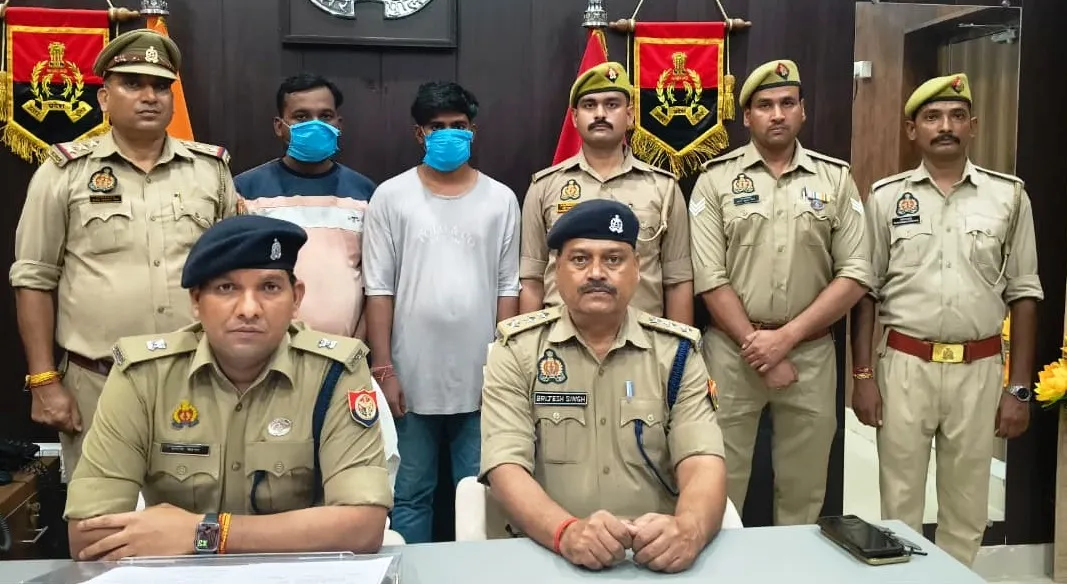 क्राइम ब्रांच का अधिकारी बताकर ठगी करने वाले 2 अभियुक्त गिरफ्तार