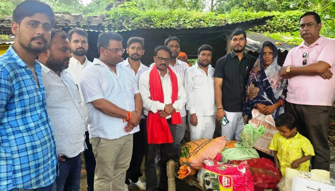 मन्नत फाउंडेशन की पहलः अर्पित पाण्डेय के घर पहुंची मदद